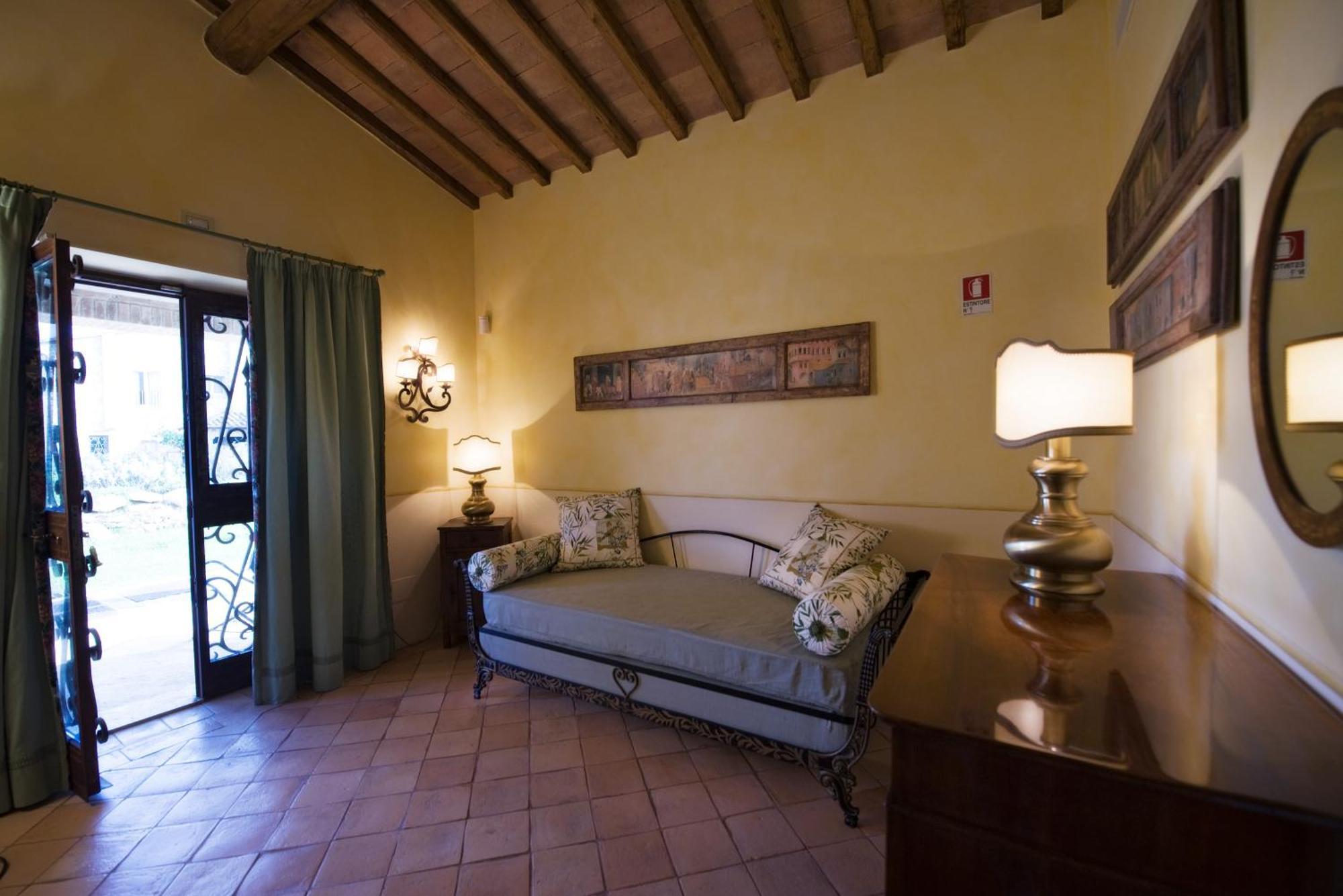 Relais Tenuta Del Gallo Amelia Bagian luar foto